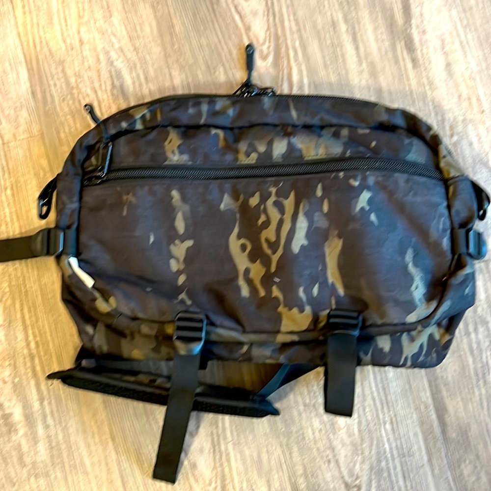 Dsptch sling pack